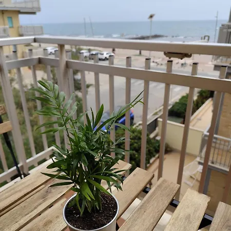 Apartment Rsk By The Sea Lido di Ostia Exterior foto